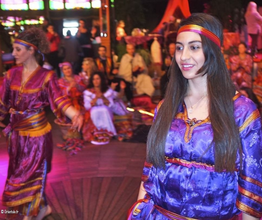 Femmes kabyles qui dansent