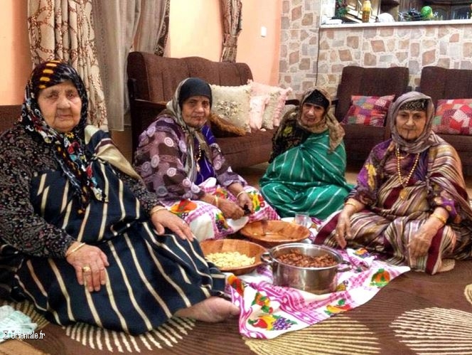 Des femmes en train de prparer les plats de Ramadan