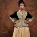 Jeune femme algrienne en tenue traditionnelle algroise