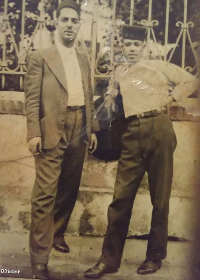El Hadj El Anka, ici avec le musicien algrien Aliane Omar, en 1929