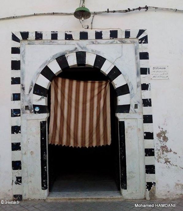 La porte extrieure du Hammam Diwan, Tunisie