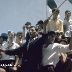 Alger, le 3 juillet 1962, aprs la proclamation des rsultats du rfrendum, 91,23 % Oui  l'indpendance