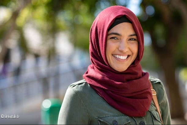 Femme musulmane voile vivant en France