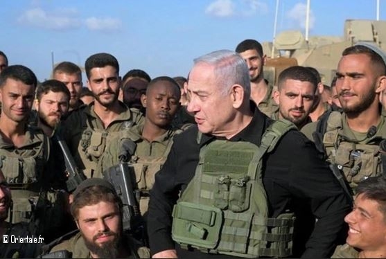 Netanyahou avec des soldats israliens