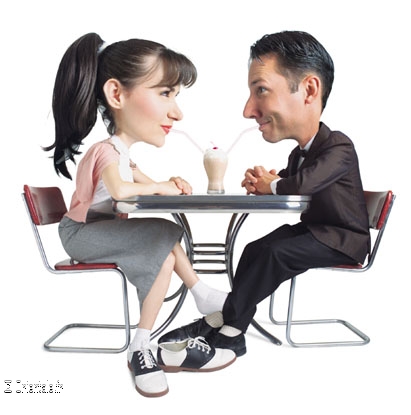 Couple partageant un soda, caricature Couple partageant un soda, caricature
