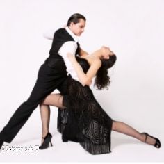 Couple dansant le tango