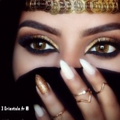 Femme arabe avec un beau maquillage glamour
