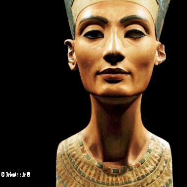 Nefertiti bronzee Nefertiti bronzee
