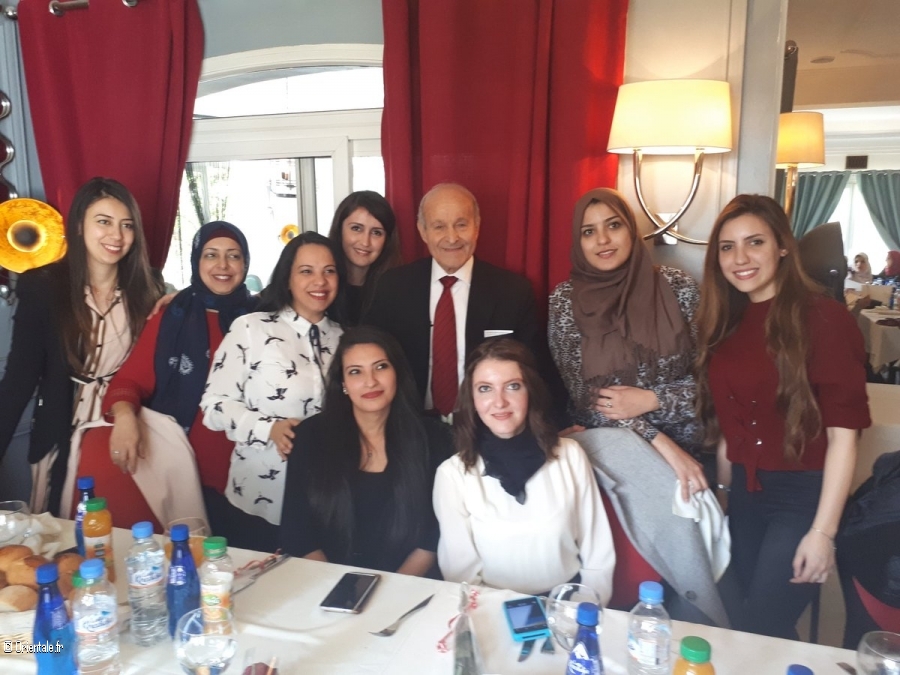 Issad Rebrab et ses collaboratrices feminines Issad Rebrab et ses collaboratrices feminines