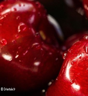 Pommes rouges et gouttes d'eau