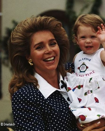 La Reine Noor avec la princesse Raiyah de Jordanie