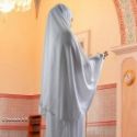 Musulmane pieuse en prière