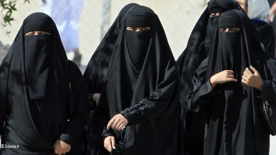 Saoudiennes en nikab