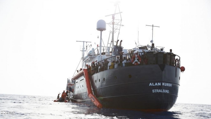 Bateau de migrants noirs