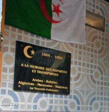 Plaque commémorative pour les Algériens