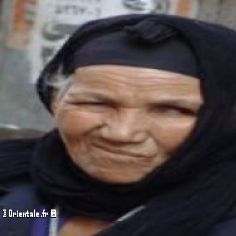Vieille dame égyptienne victime d'une agression