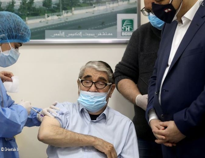 Abou Salim reoit le vaccin anti-covid 19
