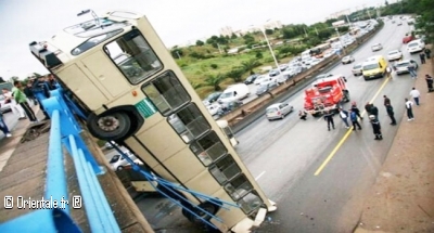 Algérie - accident de la route - Autocar à la renverse