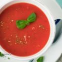 Soupe de sauce tomate menthe