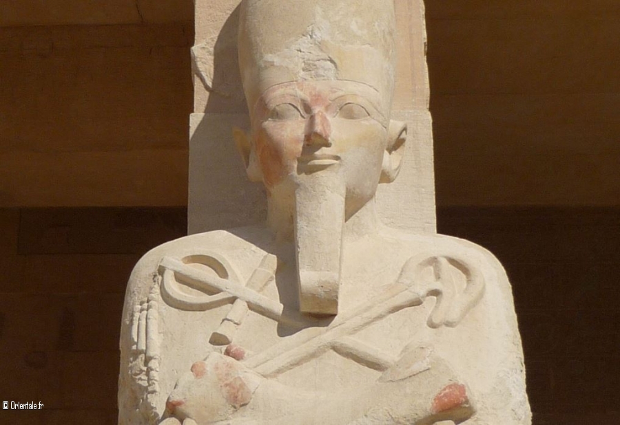 Statue d'Hatchepsout au Temple Djser-Djserou, 'le Saint des Saints'