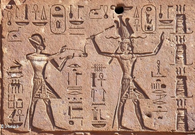 Thoutmosis III (à gauche) et Hatshepsout Pharaon