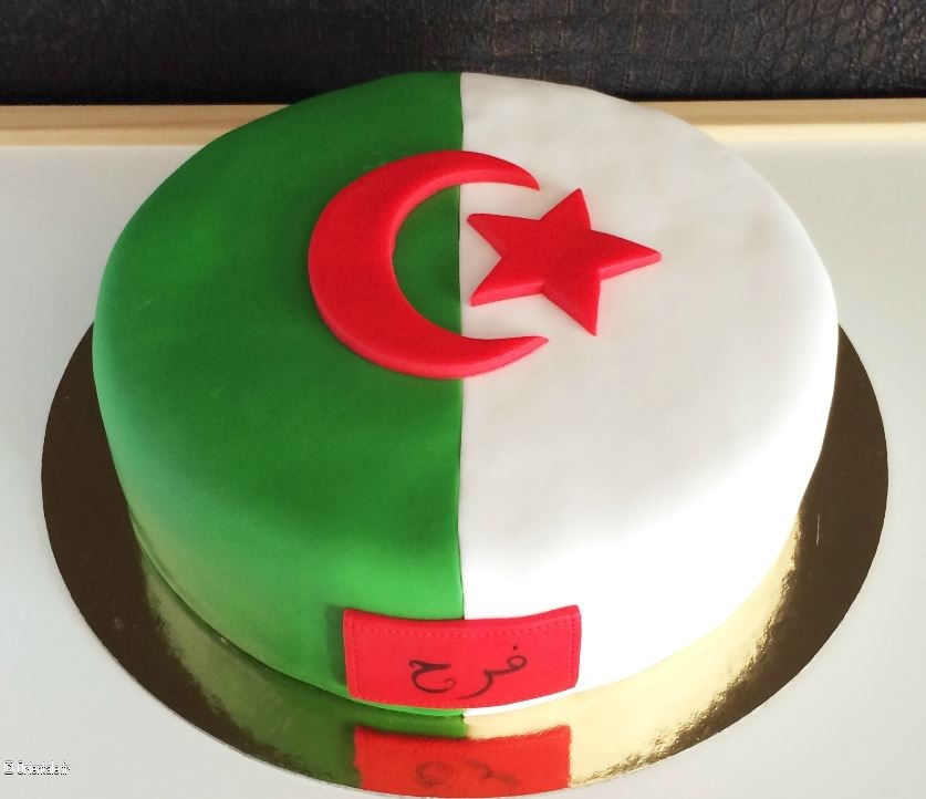 Gateau pour soutenir l'Algrie