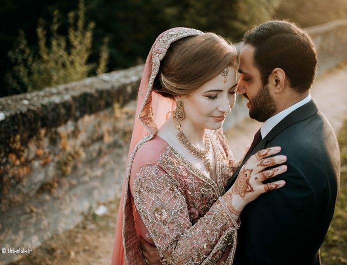 Mariage entre une Algrienne et un Afghan - la marie porte une tenue pakistanaise!