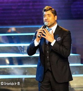 Wael Kfoury chante en plein spectacle