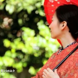 Japonaise en tenue traditionnelle