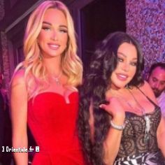 Haifa Wehbe avec Miss Russie 2003 Victoria Lopyreva la blonde ambassadrice du Mondial