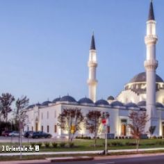 La mosque Diyanet Center of America