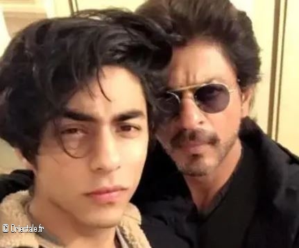 Shahrukh Khan et son fils à gauche