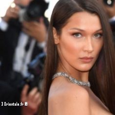 Bella Hadid de face