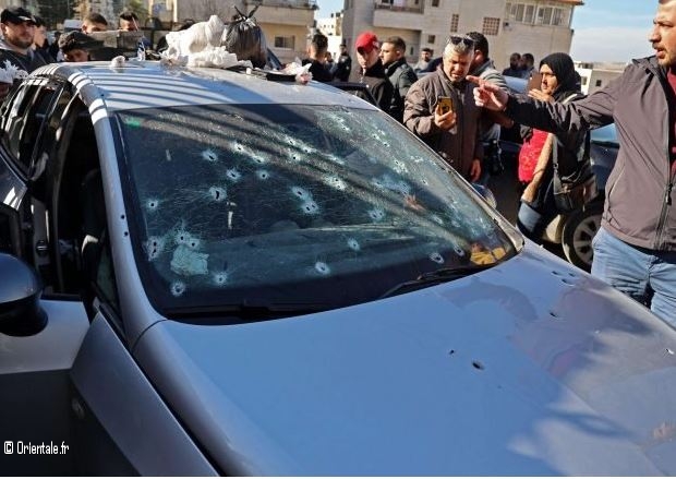 Voiture de l'un martyrs de Naplouse Voiture de l'un martyrs de Naplouse