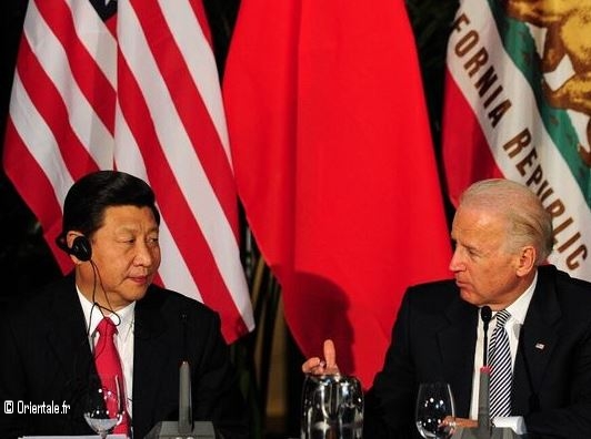 Xi Jinping s'entretient avec le président Biden, ici Xi Jinping s'entretient avec le président Biden, ici