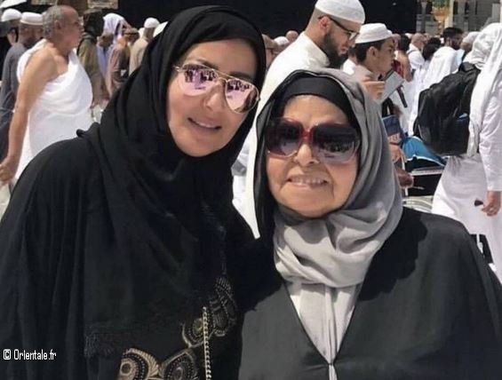 Soumaya et sa mère, ici elles sont en pèlerinage à La Mecque!