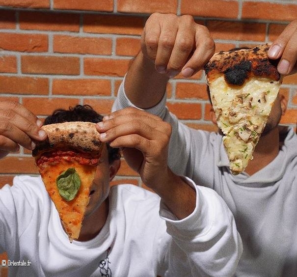 Des clients du Moon Slice Pizza ont dit 'je t'aime mais ne touche pas à ma pizza'