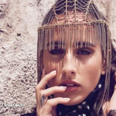 Taleedah Tamer, un mannequin d'origine arabe! (Couverture de Harpers Bazar)