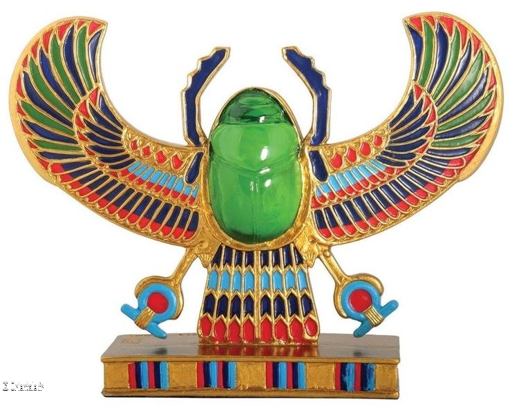 Scarabée l'ancienne amulette égyptienne pour apporter chance et richesse Scarabée l'ancienne amulette égyptienne pour apporter chance et richesse