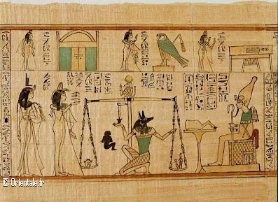 Papyrus égyptien représentant le dieu Anubis lors de la pesée du coeur! (papyrus datant de 2029 avant J.-C.)