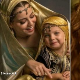 A gauche des Alg�roises, � droite Assala Nasri