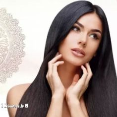 Femme arabe avec de beaux cheveux longs