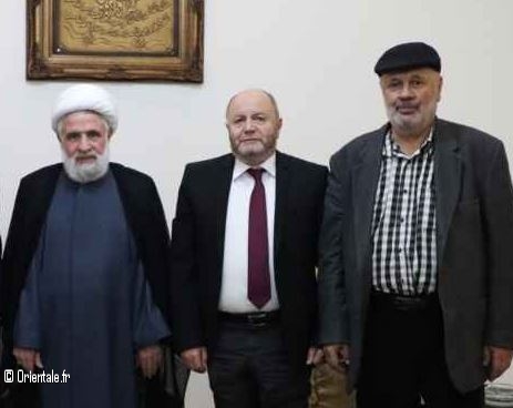 Naim Qassem (à gauche, avec le turban) en présence des principaux représentants des Syndicats libanais Naim Qassem (à gauche, avec le turban) en présence des principaux représentants des Syndicats libanais