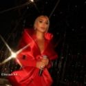 Maya Diab tout de rouge vtue