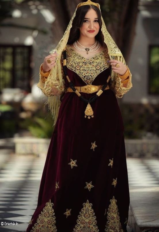 Djebba fergani, robe traditionnelle d'Annaba Djebba fergani, robe traditionnelle d'Annaba