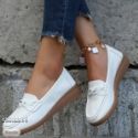 Le port des chaussures sans chaussettes est trs tendance!