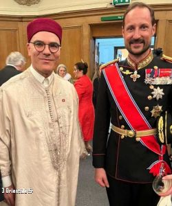 Le ministre des affaires étrangères tunisien Nabil Ammar avec le prince héritier norvégien Haakon Magnus