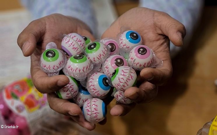 Des produits en forme d'oeil qui choquent la dcence publique (Photo Arabie Indpendante, Maryam Abu Daqqa)