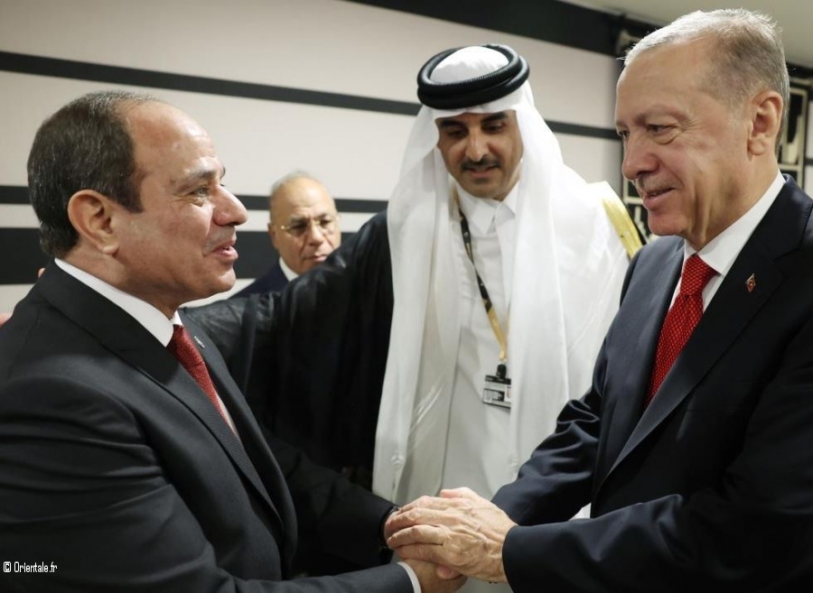 Les dirigeants de l'Egypte et de la Turquie se sont serrés la main en novembre 2022