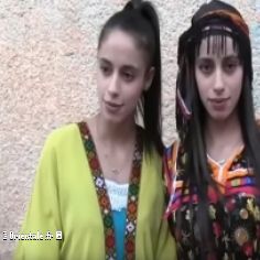 Les soeurs jumelles Assil et Salsabil